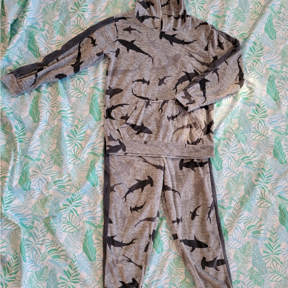 Boys Sweatpaint Suit, gently used size 5/6